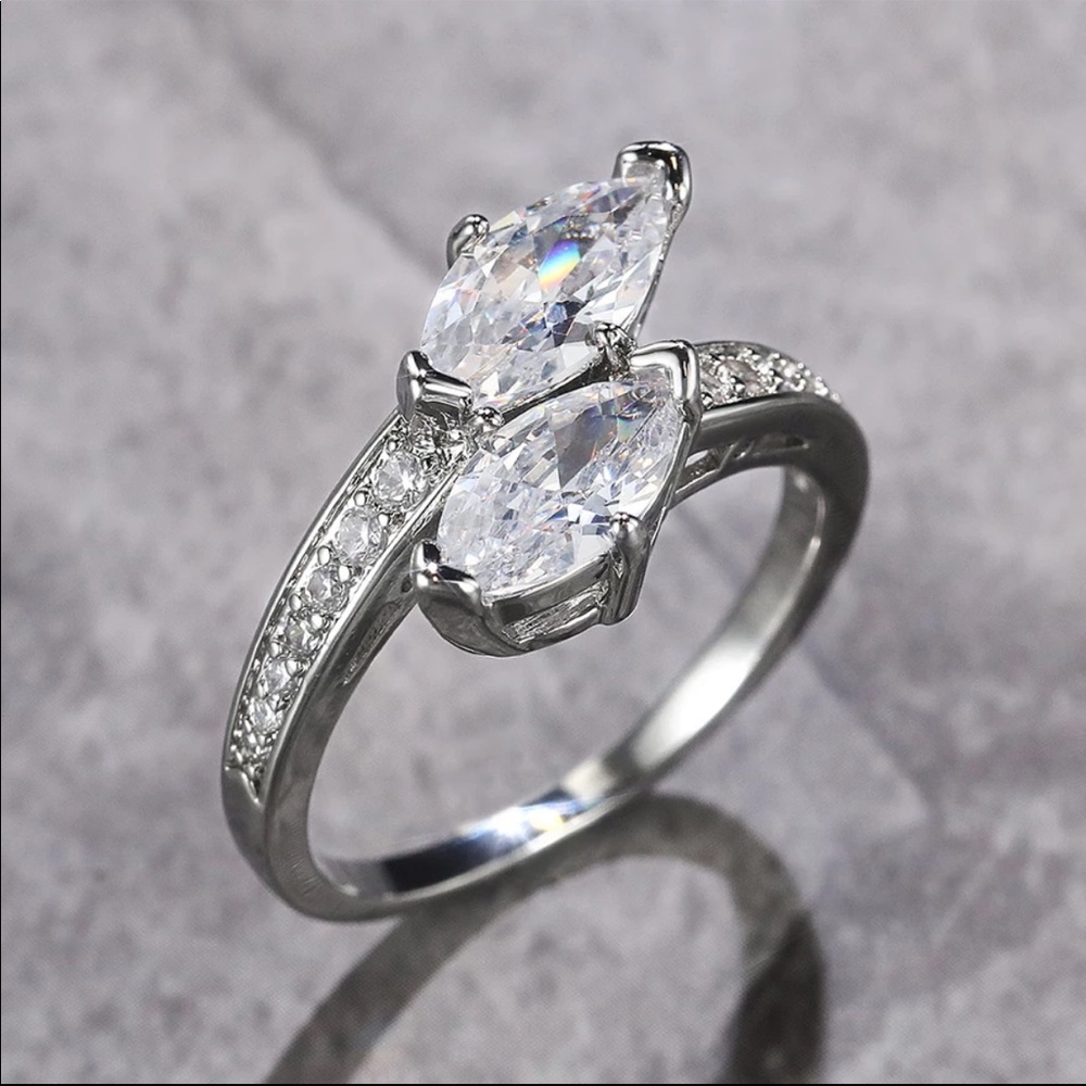 New925 Silver Gorgeous Two Asymmetric Diamond Ting